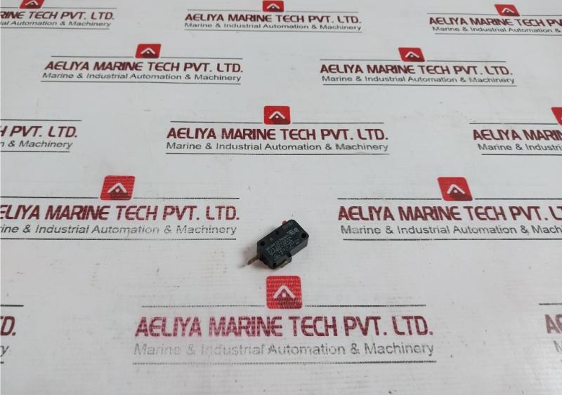 Lot of 2X OMRON V-16G-2C25 Microswitch Miniature Pin Plunger 0.1A 125V DC