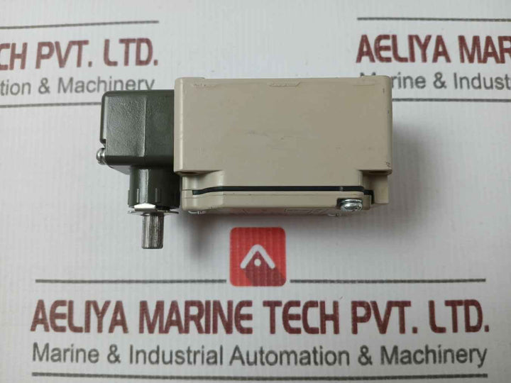 Omron Wlca2-2-n Series Plunger Limit Switch 2A 250Vac
