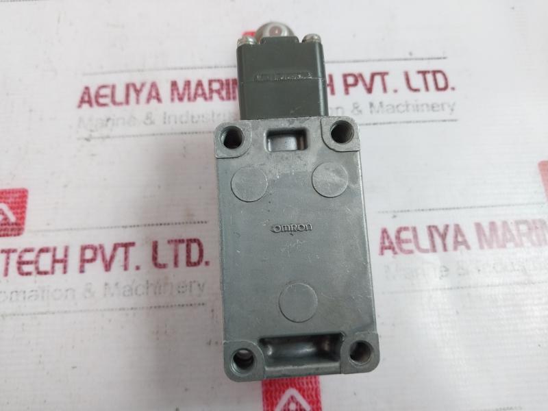 Omron Wlca2-2-q Single Roller Limit Switch Adjustable Angle 2A 250Vac