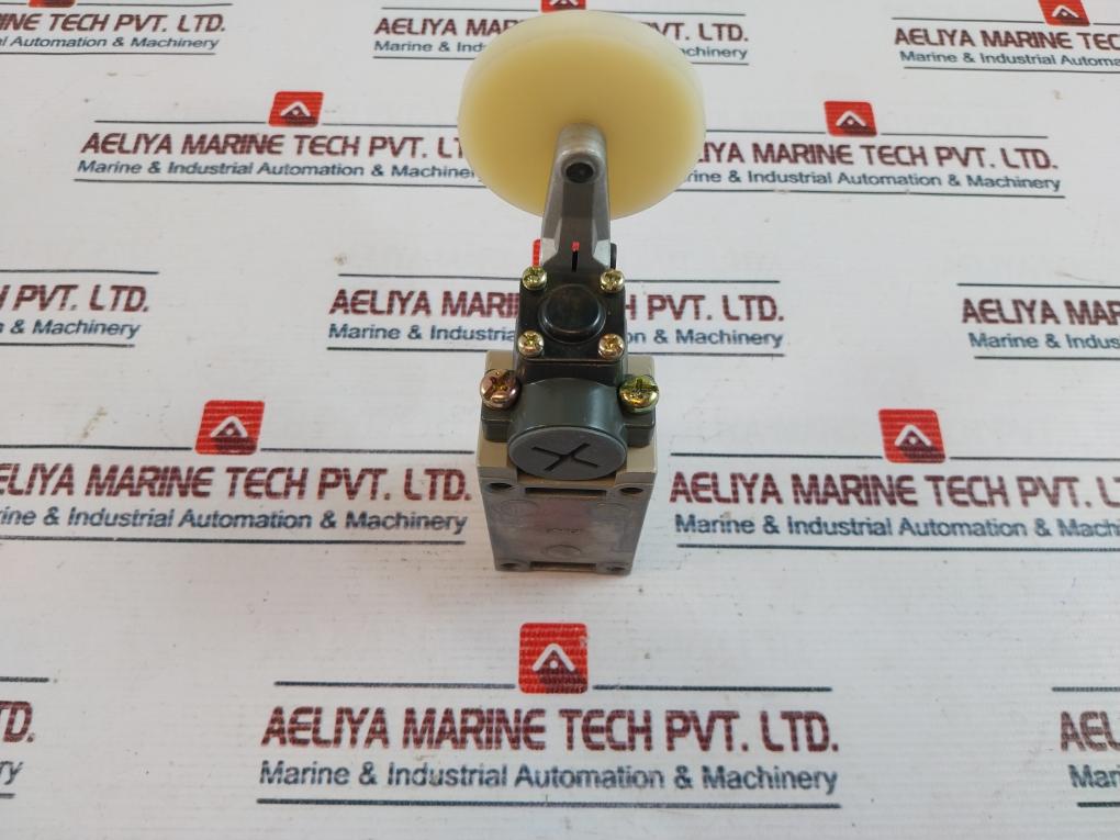 Omron WLCA2-26N Compact 2-Circuit Limit Switch