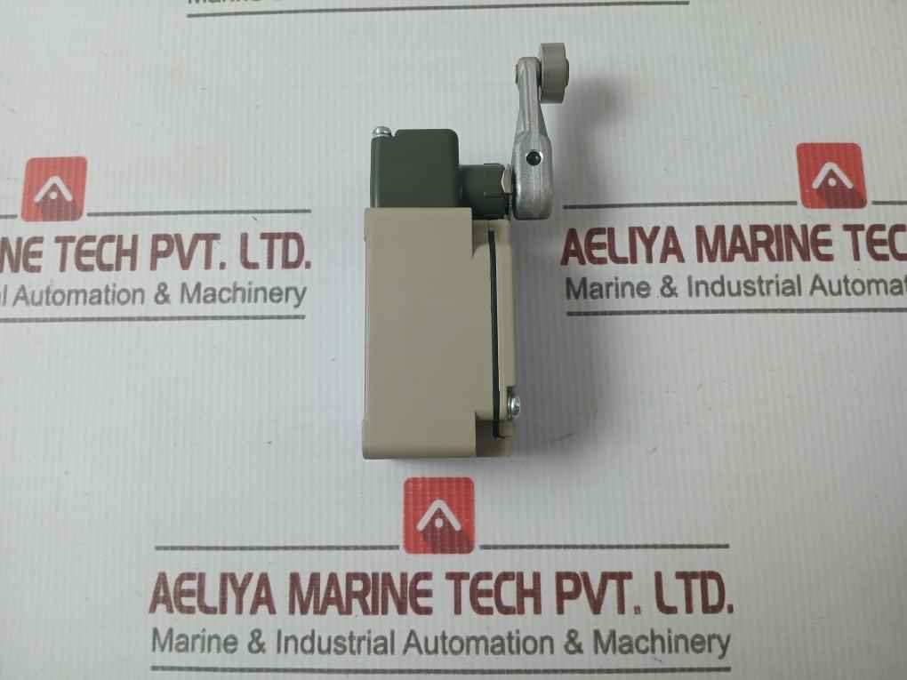 Omron Wlca2-2Y-n 2 Circuit Limit Switch Ac-15 2A 250V 15723Nn1