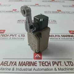 Omron Wlca2-2Y-n 2 Circuit Limit Switch Ac-15 2A 250V 15723Nn1