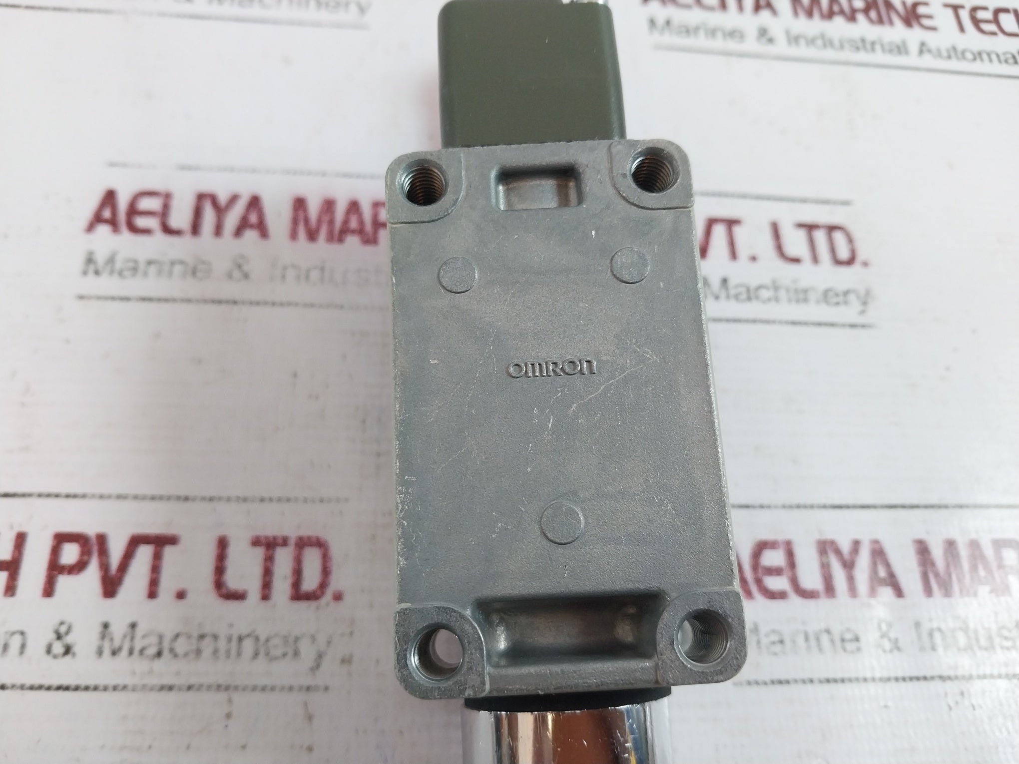 Omron Wlca2-th-n Limit Switch 1A 125Vdc