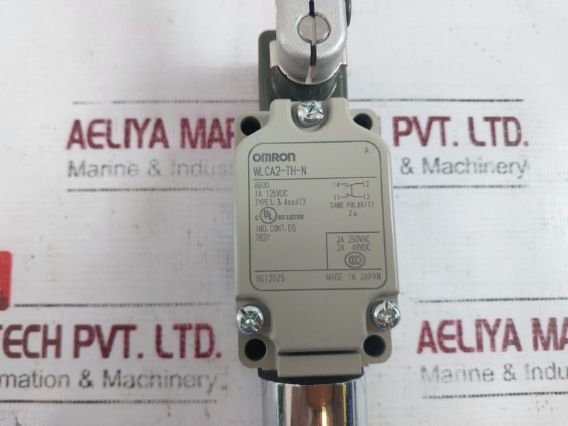 Omron Wlca2-th-n Micro Limit Switch 1a 125vdc 2a 250vac