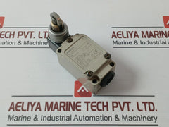 Omron Wlsd2-g General Purpose Vertical Limit Switch Ac-15 2A/250V