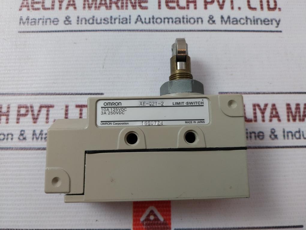 Omron Xe-q21-2 Limit Switch 10A 250Vdc