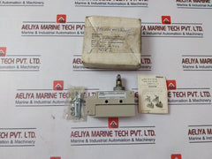 Omron Xe-q21-2 Limit Switch 10A 250Vdc