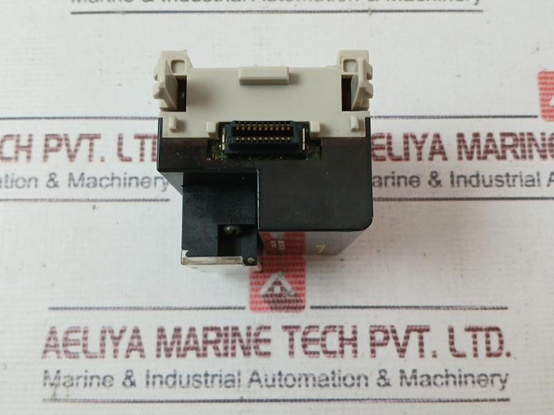 Omron Xwt-od08 Remote Terminal Module 24Vdc 0.5A