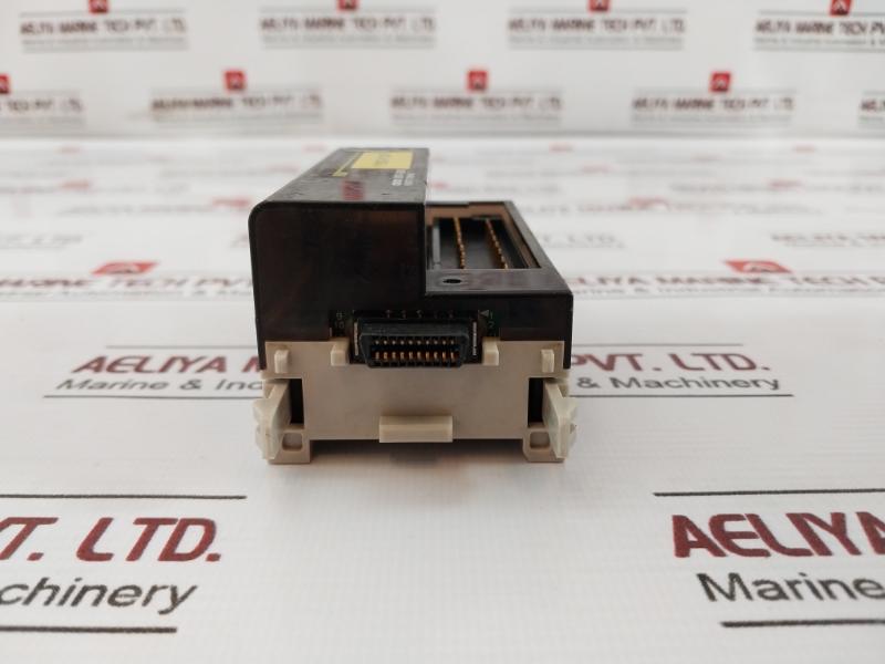 Omron Xwt-od16 Remote Terminal Module 24V Dc 0.5A Y10C0-y10Cf E198998