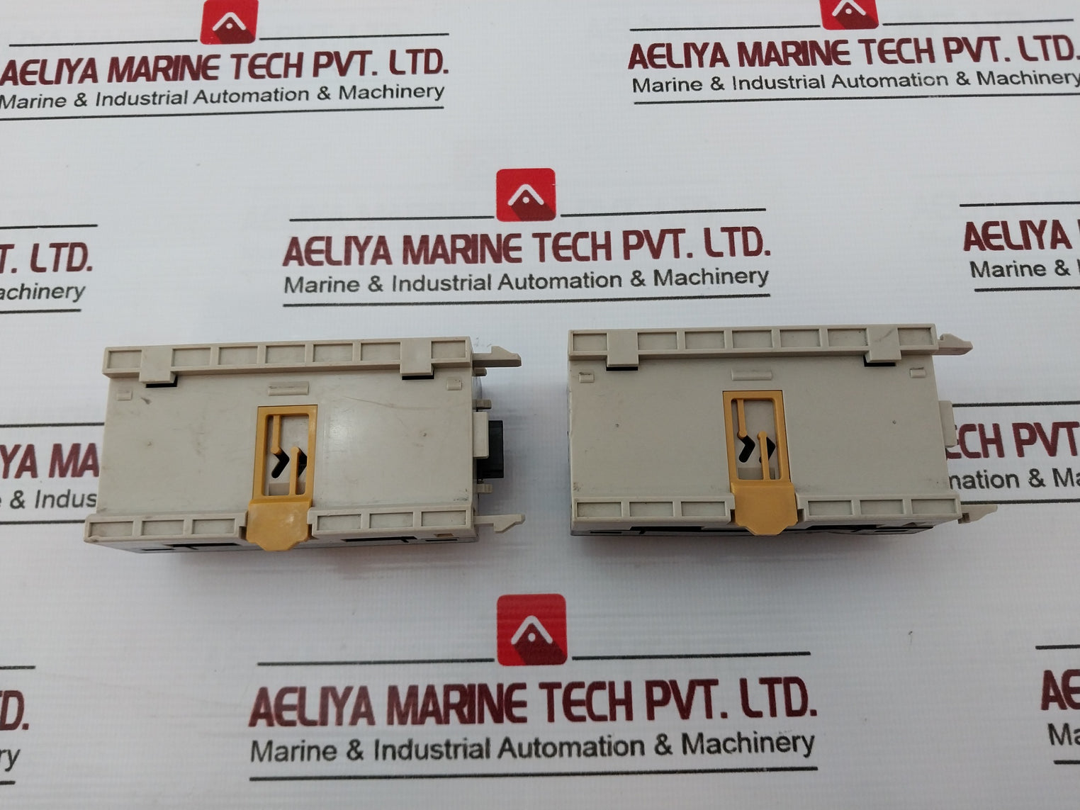 Omron Xwt-od16 Remote Terminal Output Module 24V Dc 0.5A/Point