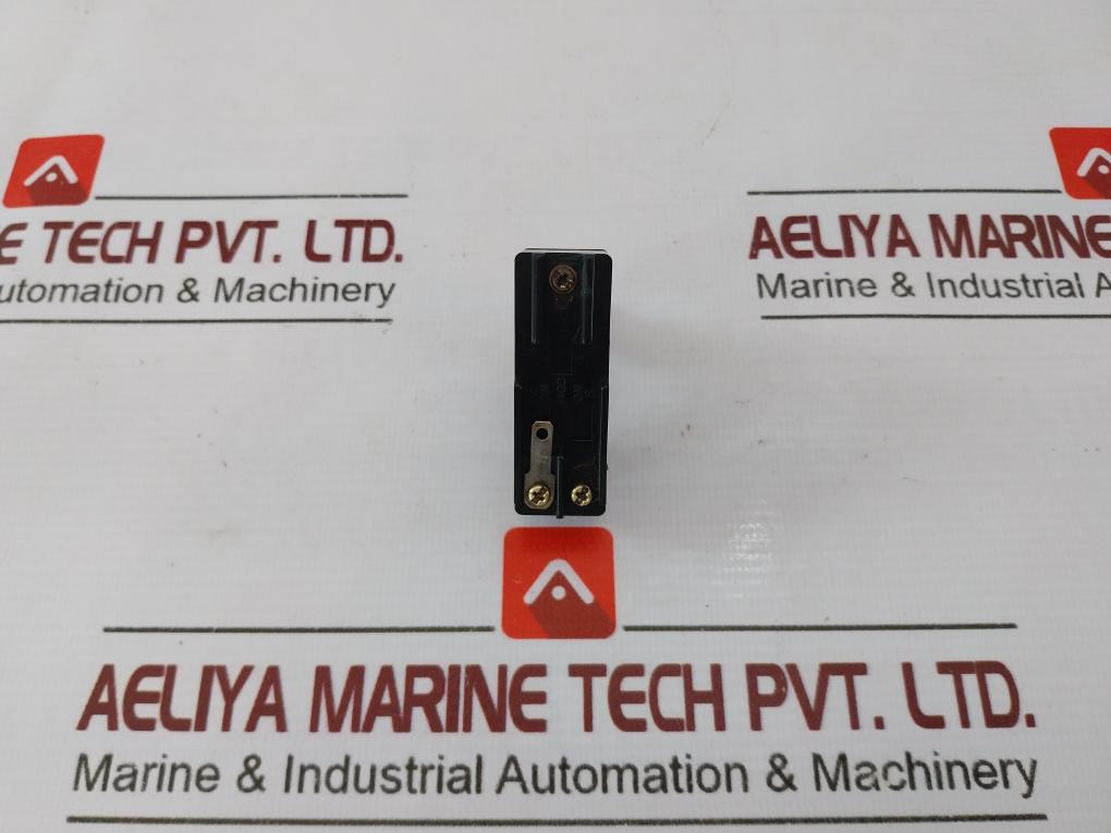 Omron Z-15Gq General-purpose Basic Switch Z4G1P05A 675008 15A 125/250 Or 480Vac