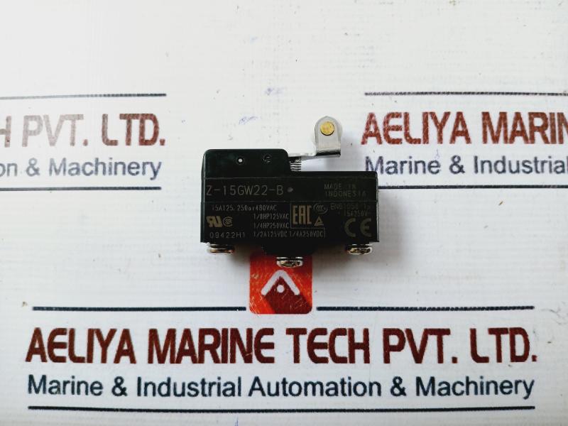 Omron Z-15gw22-b Short Hinge Roller Lever Limit Switch 15a 250v~ 09422h1