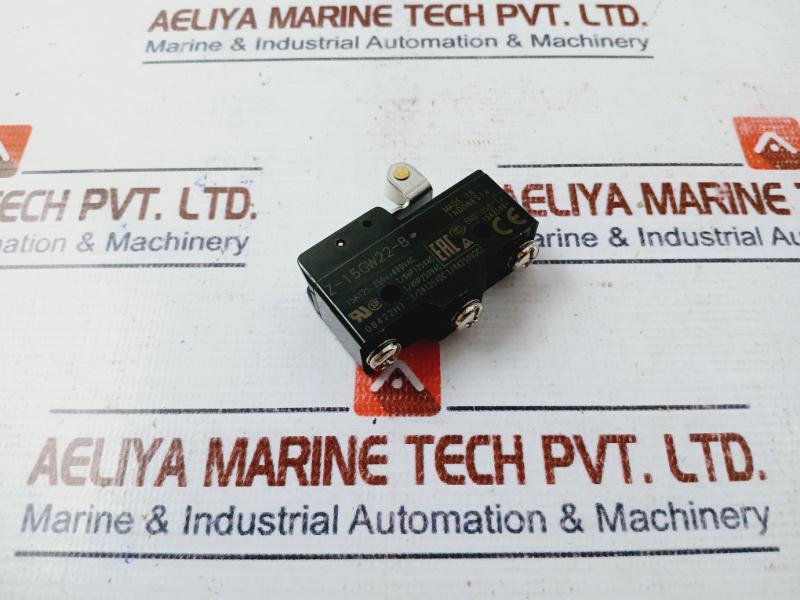 Omron Z-15gw22-b Short Hinge Roller Lever Limit Switch 15a 250v~ 09422h1