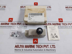 Omron Ze-n-2 General Purpose Horizontal Limit Switch 15A 125, 250 Or 480Vac