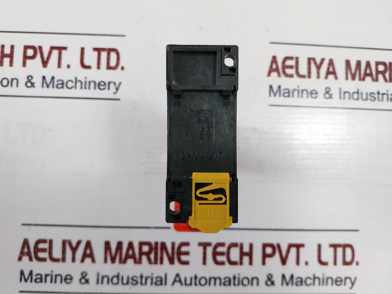 Omron Corporation H3Yn-4 Timer Relay With Base 5A 250V