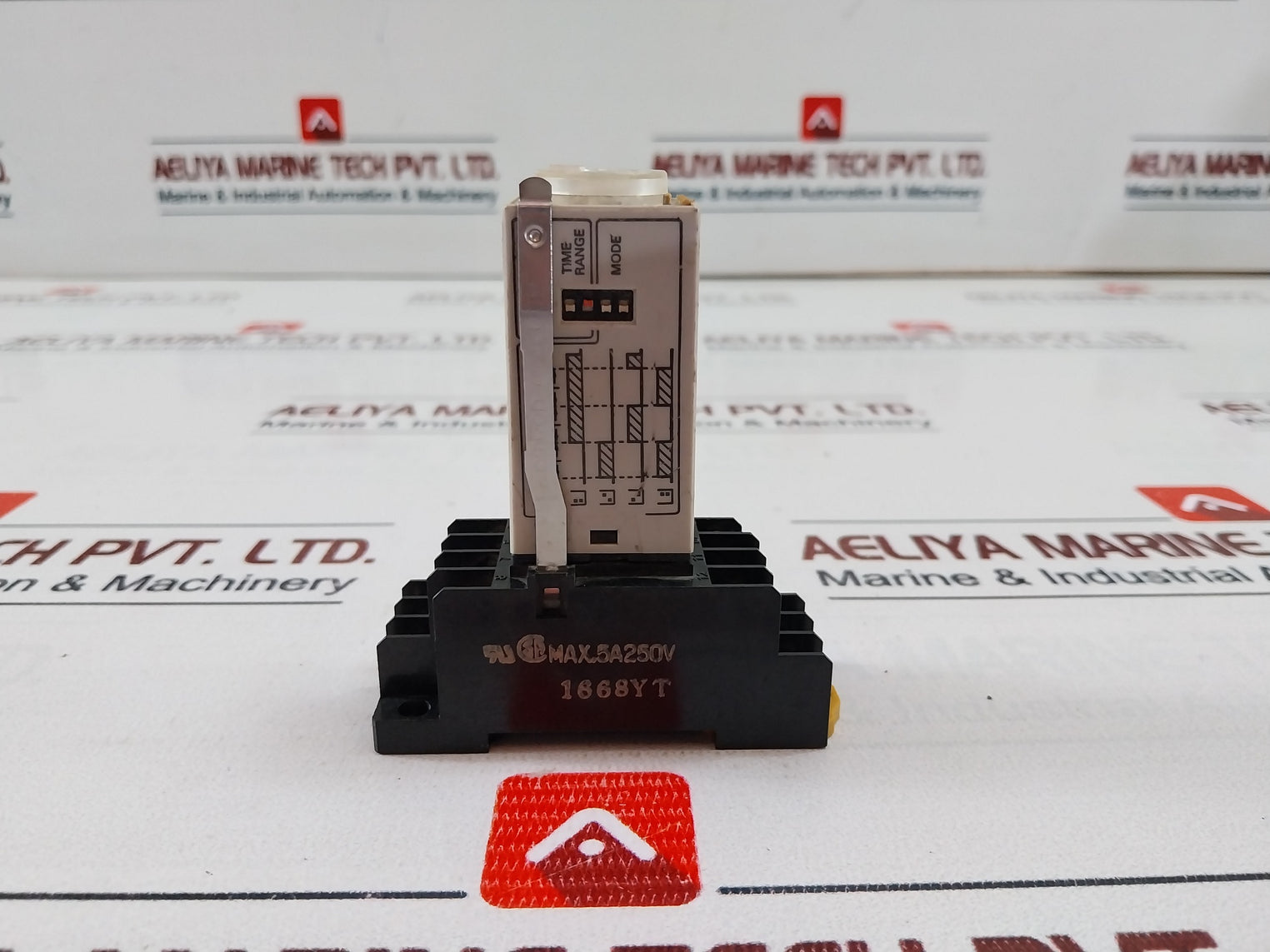 Omron Corporation H3Yn-4 Timer Relay With Base 5A 250V