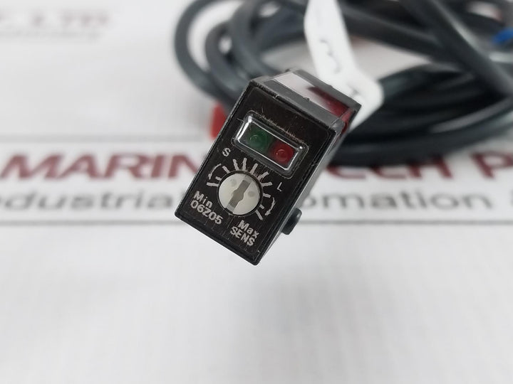 Omron E3S-bd61 Photoelectric Sensor 2-meter 12 To 24 Vdc