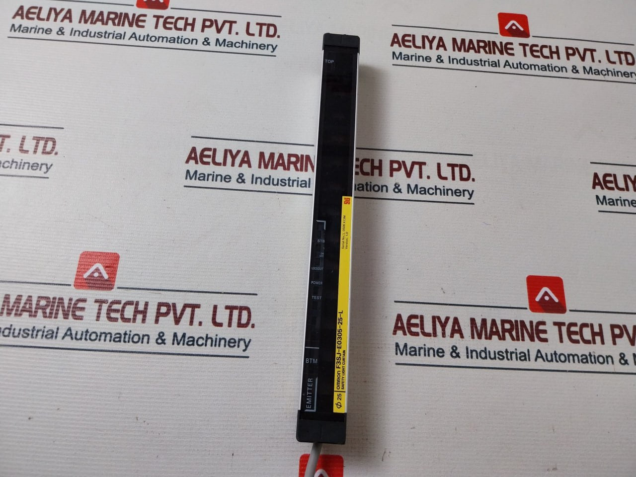 Omron F3Sj-e0305-25-l Safety Light Curtain