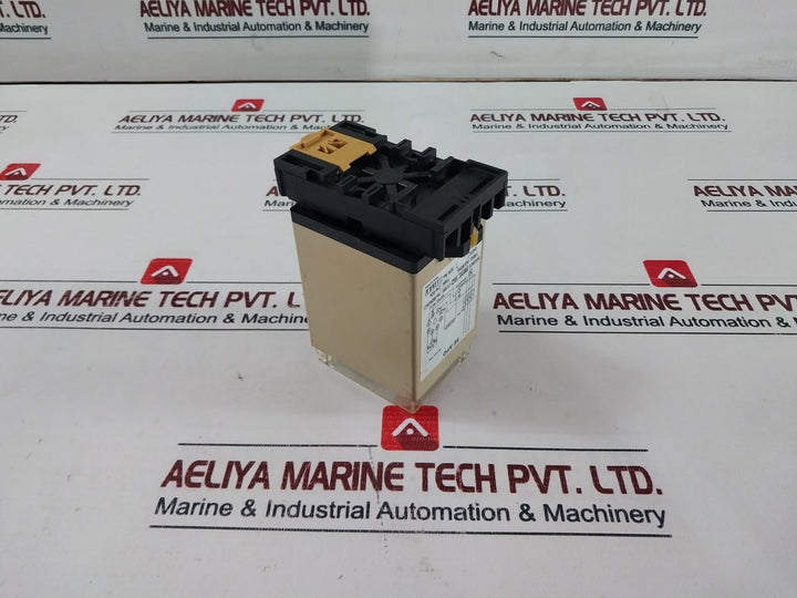 Omron Se-ap1D Motor Relay With Base 100/110 Vac