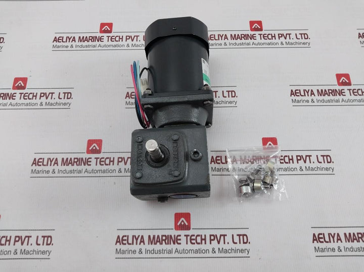 Oriental Motor 5Ik60A-aful-e8 Induction Motor W/ Gear Speed Reducer 700 Ser.