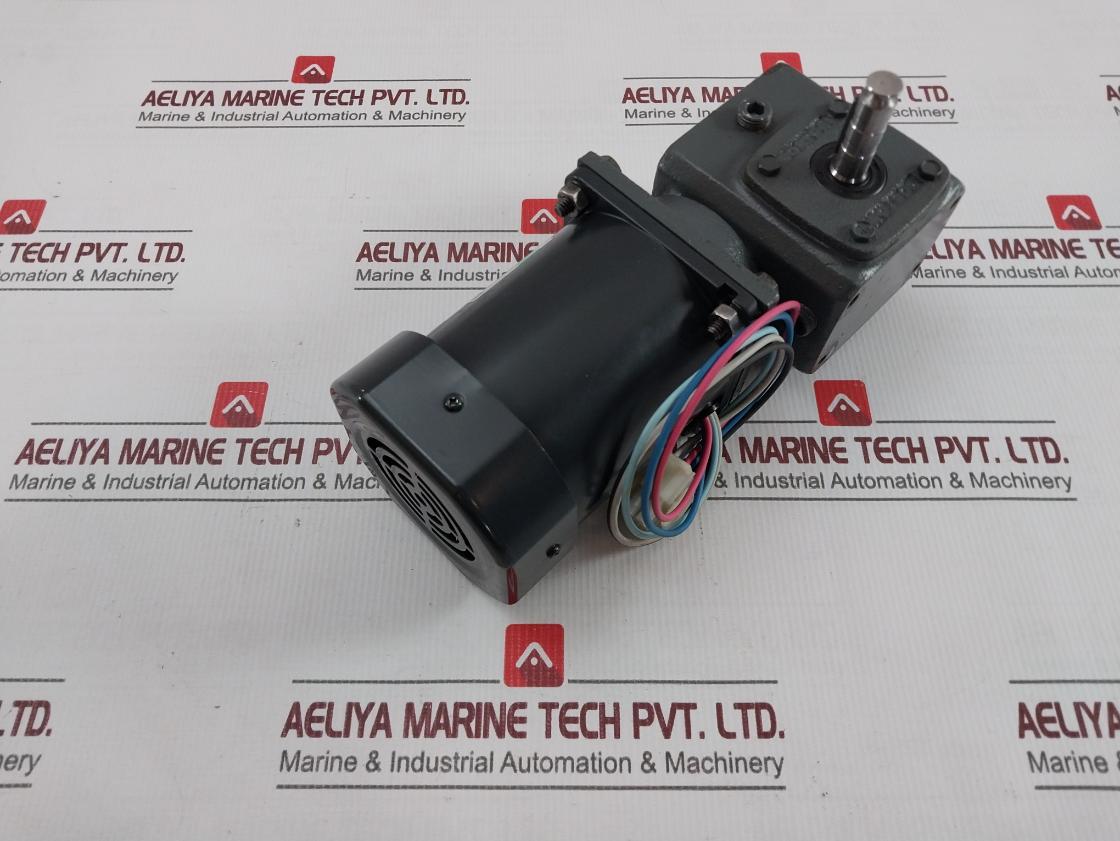 Oriental Motor 5Ik60A-aful-e8 Induction Motor W/ Gear Speed Reducer 700 Ser.