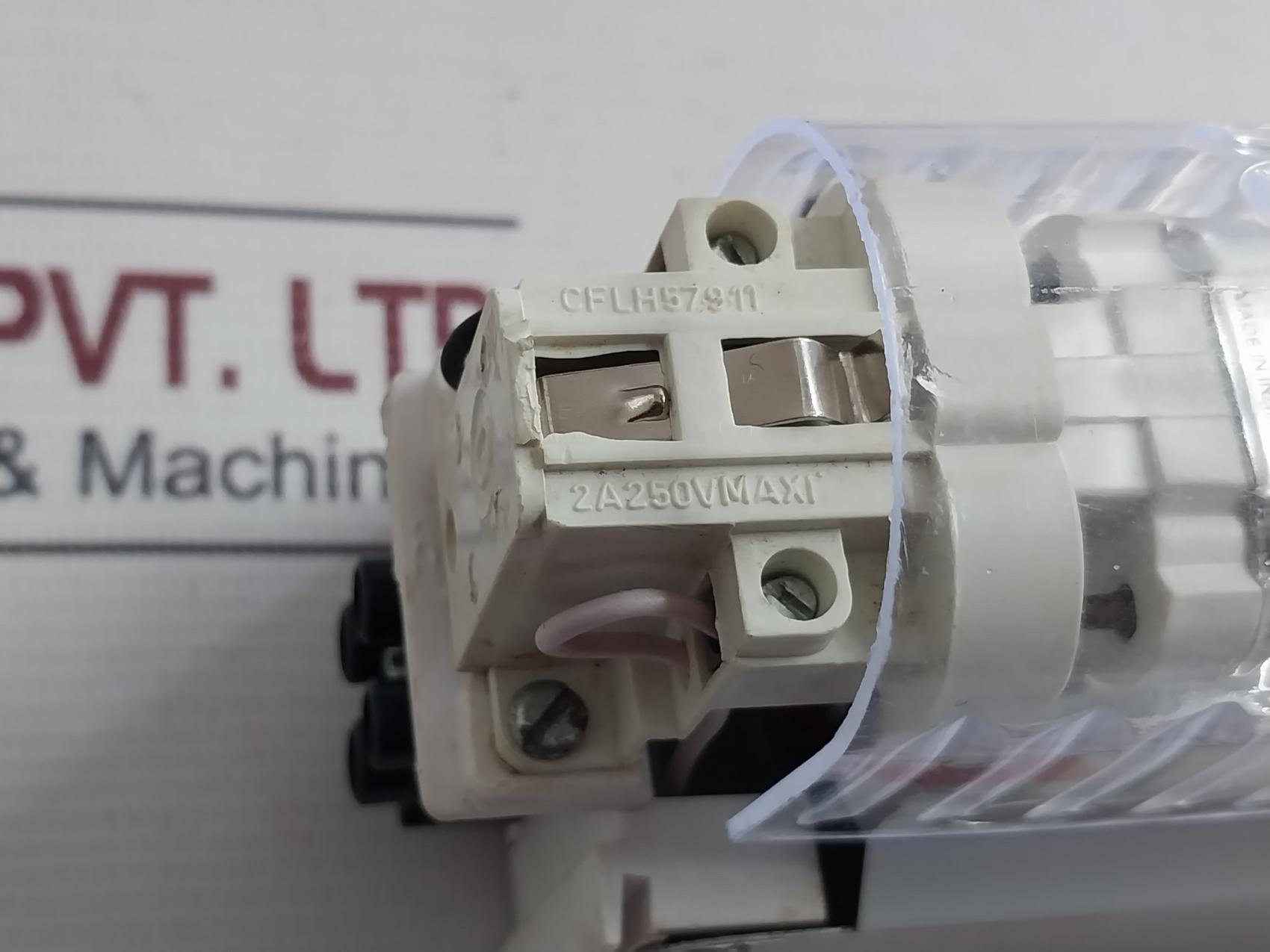 Osram Cfl/Pe-11W Tube Light And Fitting Assembly 230 Volts/50 Hz