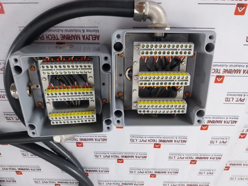 Oswo 02056 Junction Box W/ Anaconda Sealtite Flexible Cable 25Mm