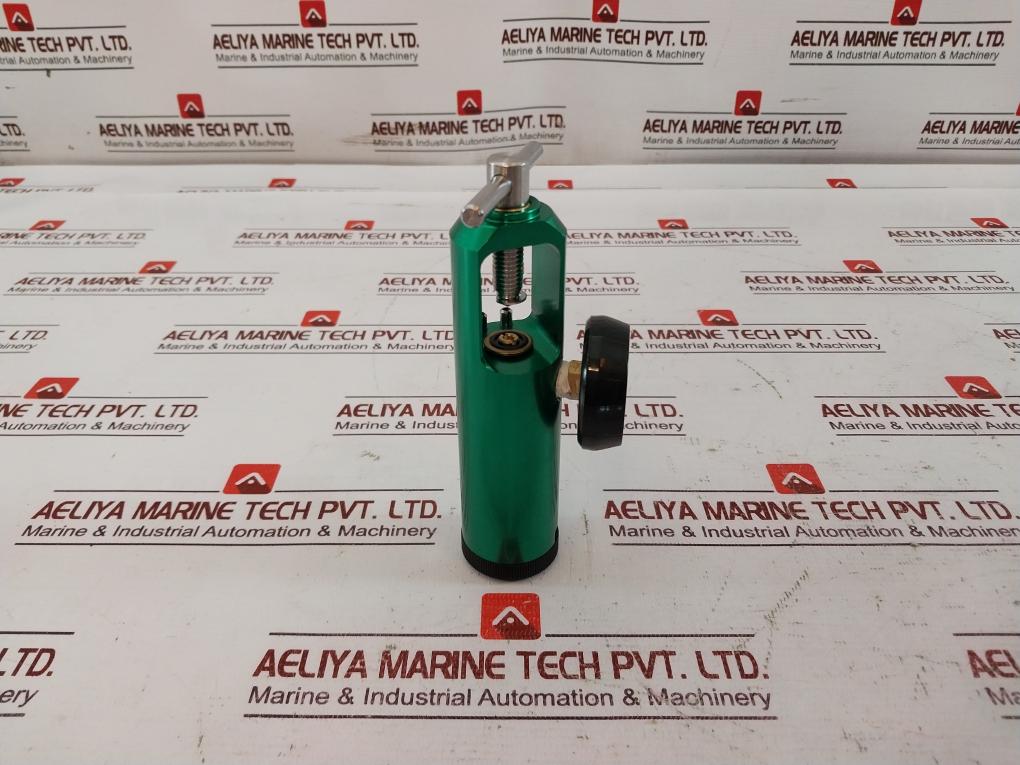 Oxygen Flow Control Regulator 0 To 3000 Psi Rev: A 006-0423