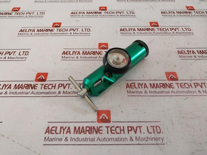 Oxygen Flow Control Regulator 0 To 3000 Psi Rev: A 006-0423