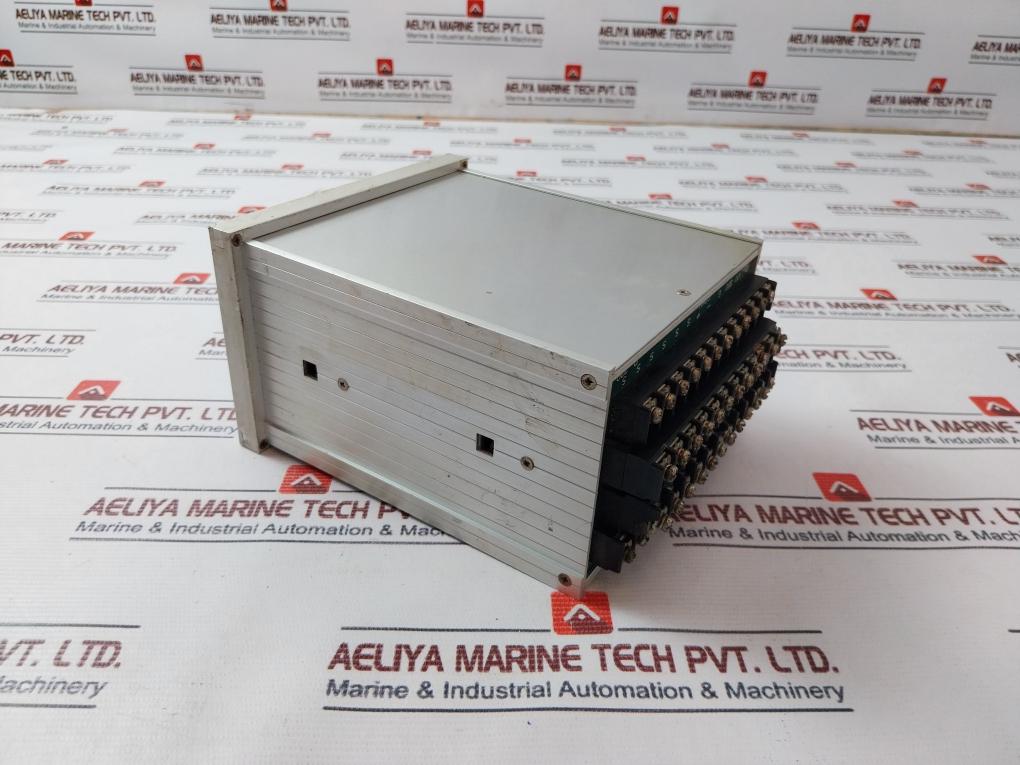 Oyo Electronics U-5110-19 Digital Meter Pt100 P-220 C302071