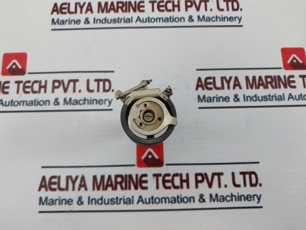 P10 Potentiometer 1KΩ ±10%