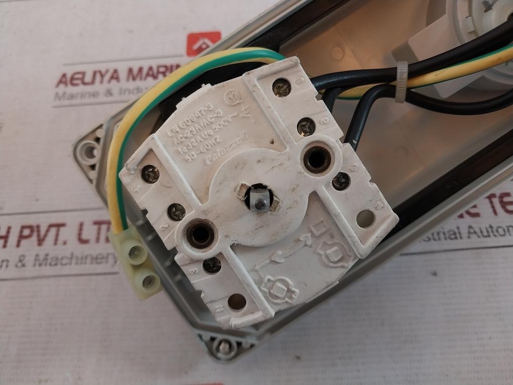 Palazzoli 491233 Interlocked Socket Outlet 380V 50Hz-440V 60Hz