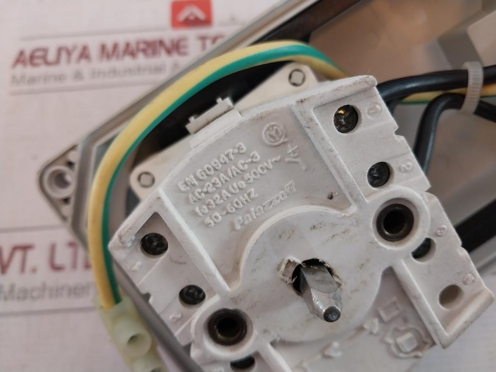 Palazzoli 491233 Interlocked Socket Outlet 380V 50Hz-440V 60Hz