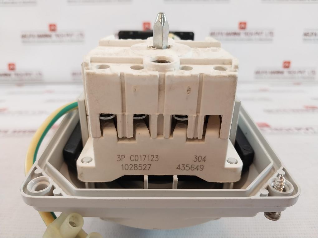 Palazzoli 491233 Interlocked Socket Outlet 380V 50Hz-440V 60Hz