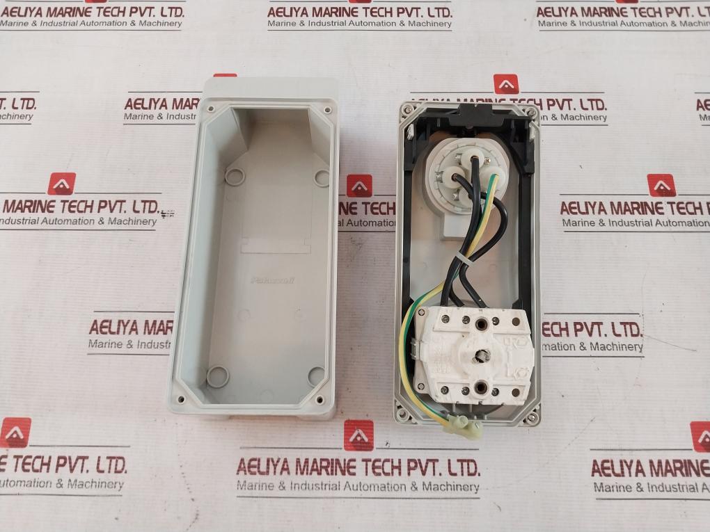 Palazzoli 491233 Interlocked Socket Outlet 380V 50Hz-440V 60Hz