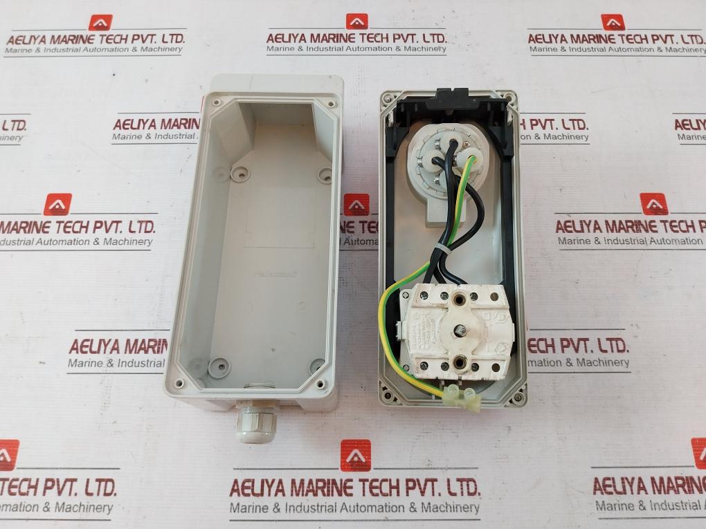 Palazzoli 491233 Switched Socket With Mechanical Interlock 32A-3H/380V 50-60Hz