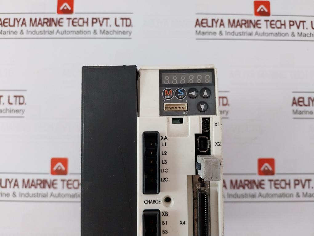 Panasonic Mddht3530 Ac Servo Drive 200-240V 0-240V 20100901 9.1A/5.2A 5.9A