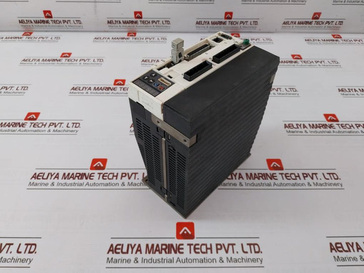 Panasonic Mddht3530 Ac Servo Drive 200-240V 0-240V 20100901 9.1A/5.2A 5.9A