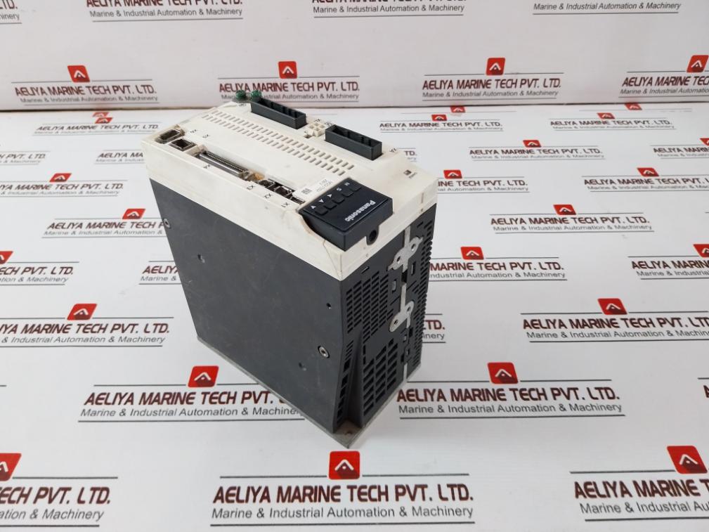 Panasonic Mddlt55Sf Ac Servo Driver Input 200-240V Output 0-240V