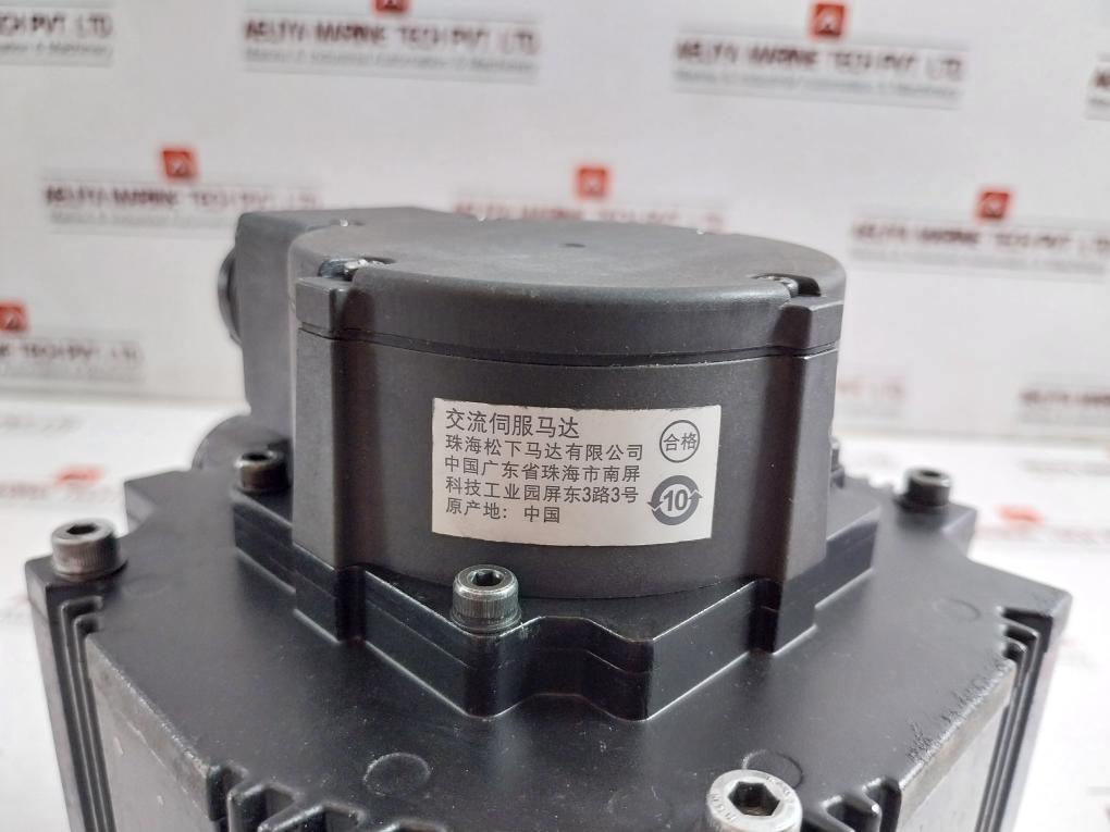 Mdmf102L1G6M Ac Servo Motor Brand Panasonic 128V 5.2A 2000 R/Min