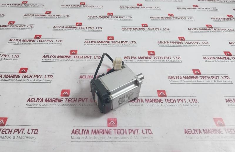 Panasonic Mhmf042L1U2M Ac Servo Motor Ip65 131V 2.1A 0.4Kw 3000 R/Min