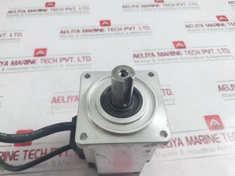 Panasonic Mhmf042L1U2M Ac Servo Motor Ip65 131V 2.1A 0.4Kw 3000 R/Min