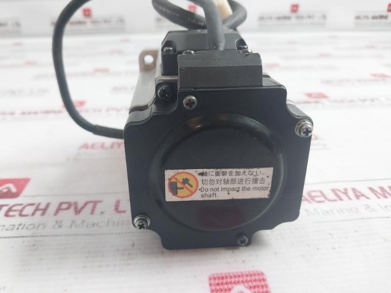 Panasonic Mhmf042L1U2M Ac Servo Motor Ip65 131V 2.1A 0.4Kw 3000 R/Min