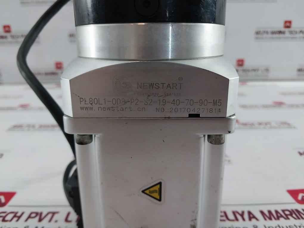 Panasonic Mhmf082L1U2M Ac Servo Motor Ip65 129V 3.8A 0.75Kw 250Hz 3000 R/Min