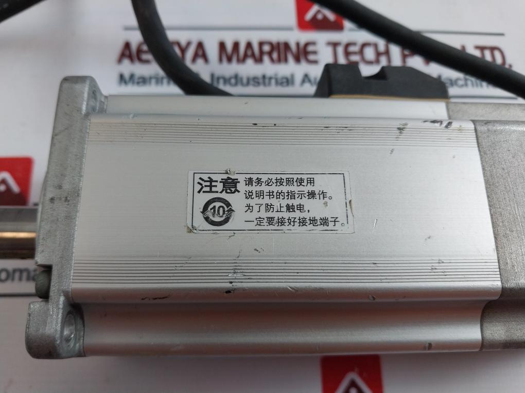 Panasonic Mhmj042G1V Ac Servo Motor 0.4 Kw 200 Hz 3000 R/Min