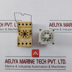 Paramount P3 2C/O F Z Industrial Plug In Relay With Socket