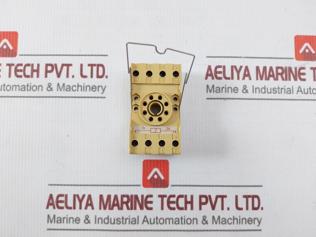 Paramount P3 2C/O F Z Industrial Plug In Relay With Socket