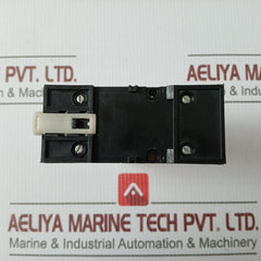 Paramount Series P3 2C/O F Z Relay With Socket Base 10 Amp 250 Vac