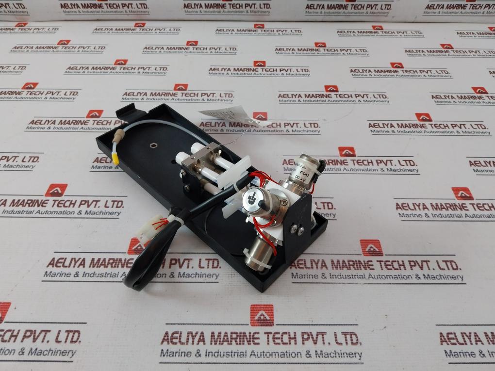 Parker 018-0065-900 Multichannel Inert Ptfe Manifold Valve Vac-20 Psig Dc 9V