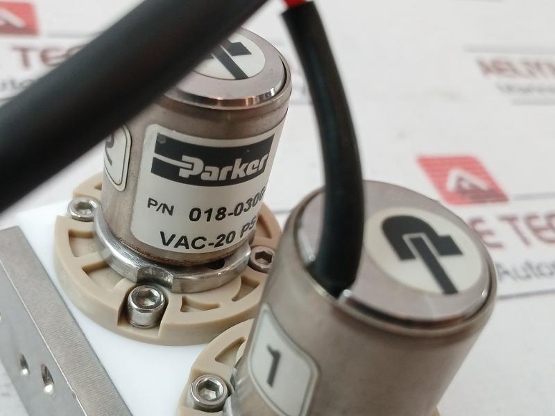 Parker 018-0300-900 Hplc Gradient Valve Vac-20 Psig Dc 9 V